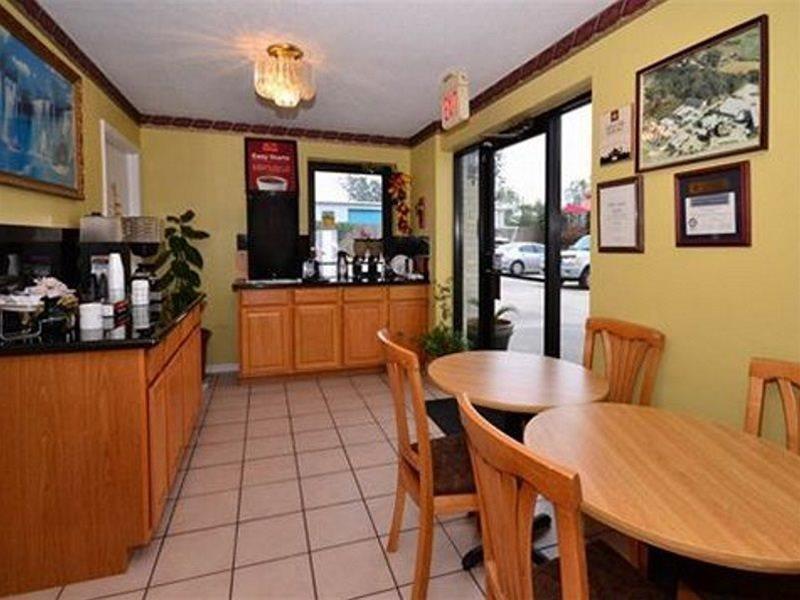 Econo Lodge Houston Brookhollow Restoran fotoğraf